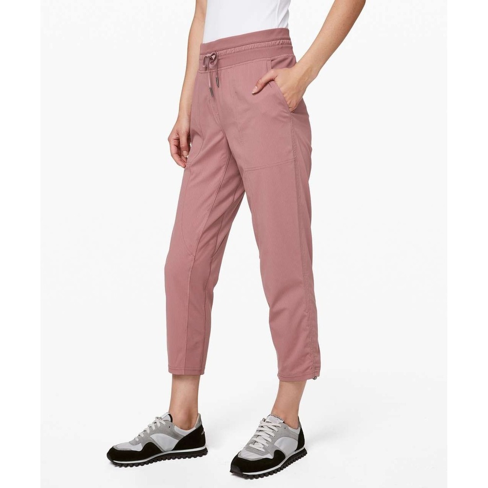 Lululemon Dance Studio Crop *25"Red Dust Mauve Sz 8 LW6AVQS Athleisure Yoga